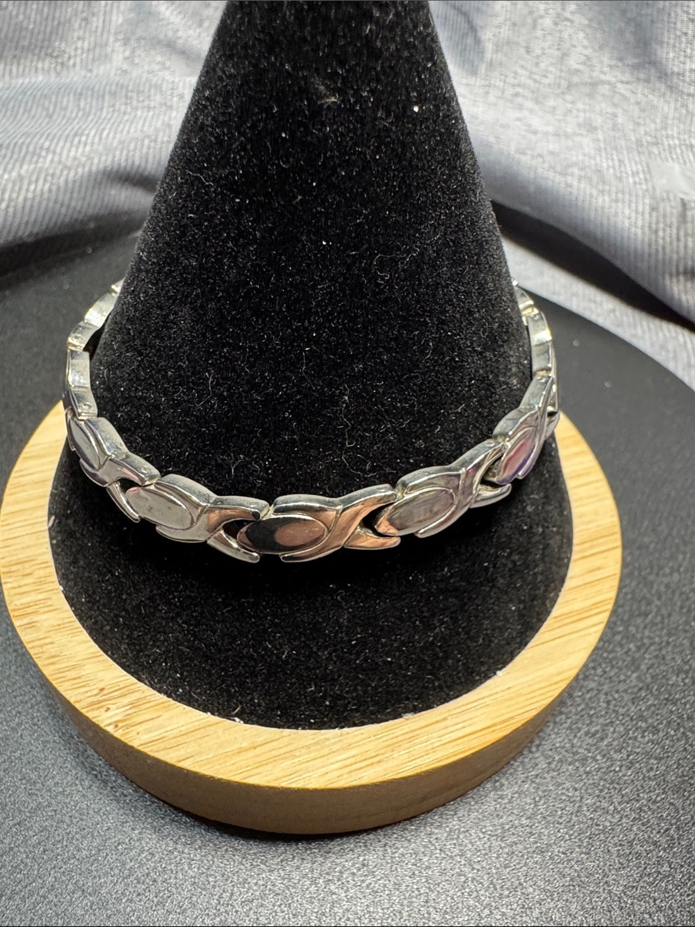 VTG 925 Taxco polished Silver Link Bracelet with clasp as shown.